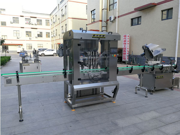辣椒醬灌裝機(jī)-多功能化辣椒醬灌裝機(jī)生產(chǎn)線設(shè)備車間圖
