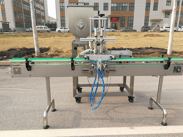 辣椒醬灌裝機-多功能化辣椒醬灌裝機生產(chǎn)線設備車間圖