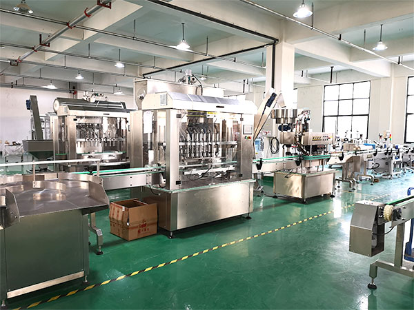 醬料灌裝機(jī)設(shè)備實拍圖